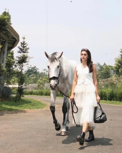 Nabila Syakieb. [IG: @nsyakieb85]