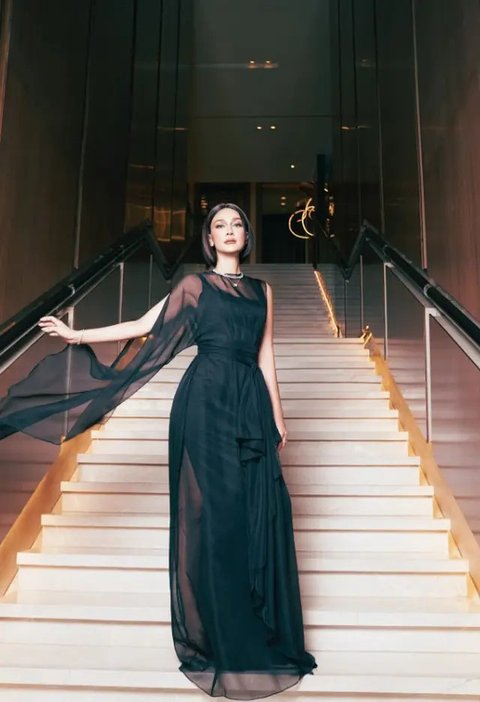 Model Rambut Pendek Luna Maya/Instagram/@lunamaya