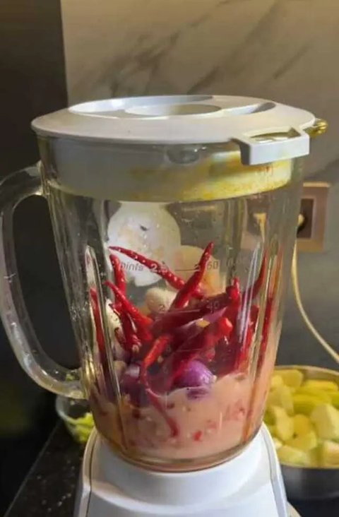 Potret Dapur Steffi Zamora dan Nino Fernandez, Nuansa Monokromnya Simpel dan Estetik