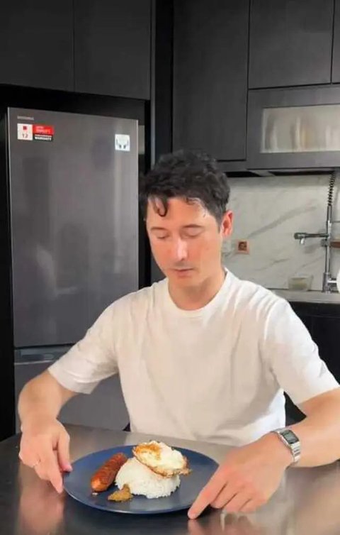 Potret Dapur Steffi Zamora dan Nino Fernandez, Nuansa Monokromnya Simpel dan Estetik