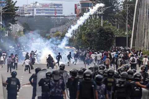 Protes dipicu oleh isu maraknya korupsi, pengangguran, serta larangan pemerintah terhadap platform media sosial, termasuk Facebook dan X. (Prabin RANABHAT/AFP)