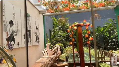 Taman di rumah Ade Rai. [YouTube: Dunia Ade Rai]