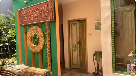 Taman di rumah Ade Rai. [YouTube: Dunia Ade Rai]