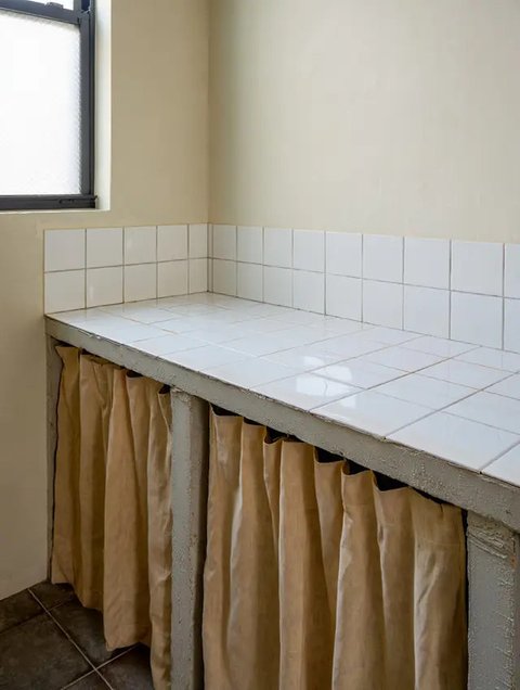 Desain Dapur Minimalis di Rumah Gang Sempit. (Foto: Gemini AI)