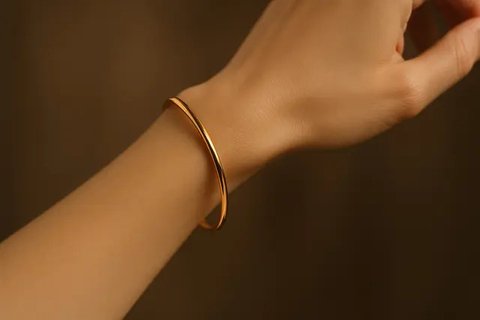 Model gelang emas elegan 2 gram (created by AI)