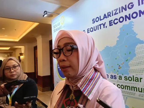Direktur Jenderal Energi Baru Terbarukan dan Konservasi Energi (EBTKE) Eniya Listiani Dewi dalam acara bertajuk "Solarizing Indonesia: Powering Equity, Economy, and Climate Action&rd