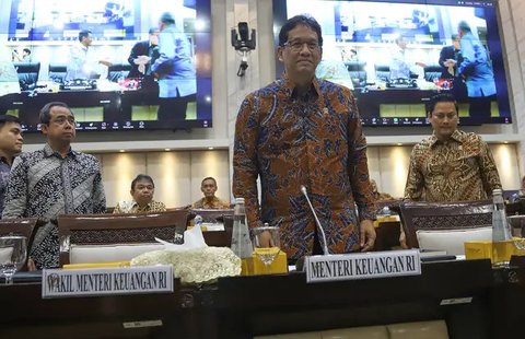 Terdapat lima menteri yang diganti pada reshuffle yang dilakukan pada Senin (8/9/2025), termasuk Menteri Keuangan, Sri Mulyani Indrawati. (merdeka.com/Arie Basuki)