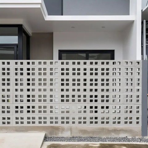 7 Model Pagar Rumah Minimalis Modern Perpaduan Kayu dan Besi, Bikin Fasad Rumah Makin Berkelas (sumber:AI)
