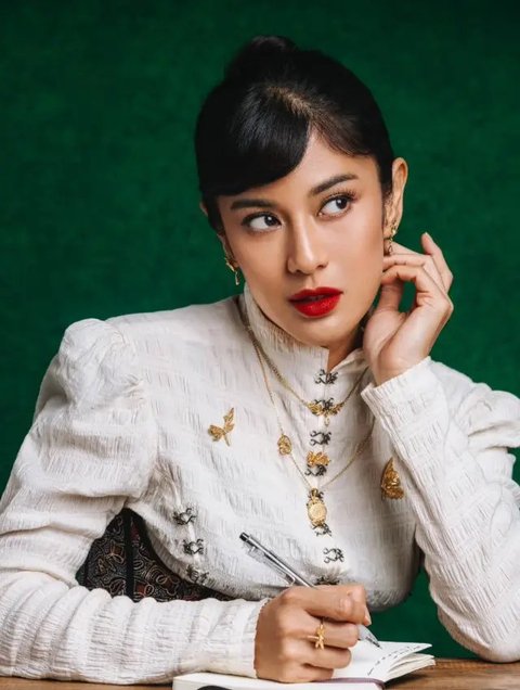 Gaya Dian Sastro dengan Bros/Instagram/@therealdisastr