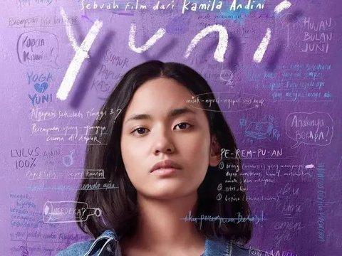 Sutradara dan penulis naskah Yandy Laurens kembali ke layar lebar lewat Sore Istri Dari Masa Depan. Film ini diperkuat Dion Wiyoko dan Sheila Dara Aisha. (Foto: Dok. Istimewa)