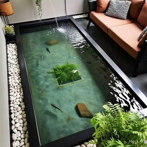 Hujan juga menjadi musuh utama pecinta ikan hias jenis koi, yang dipiara di kolam kecil. (foto:Liputan6.com/edhie prayitno ige)