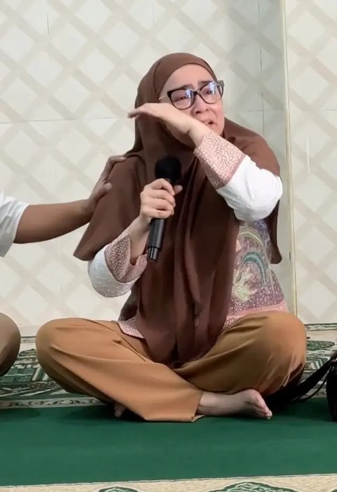 Astrid Kuya, istri Uya Kuya, curhat setelah rumah mewahnya dijarah massa. Ia menegaskan rumah tersebut dibangun dari hasil syuting pagi ketemu pagi. (Foto: Dok. Instagram @astridkuya)