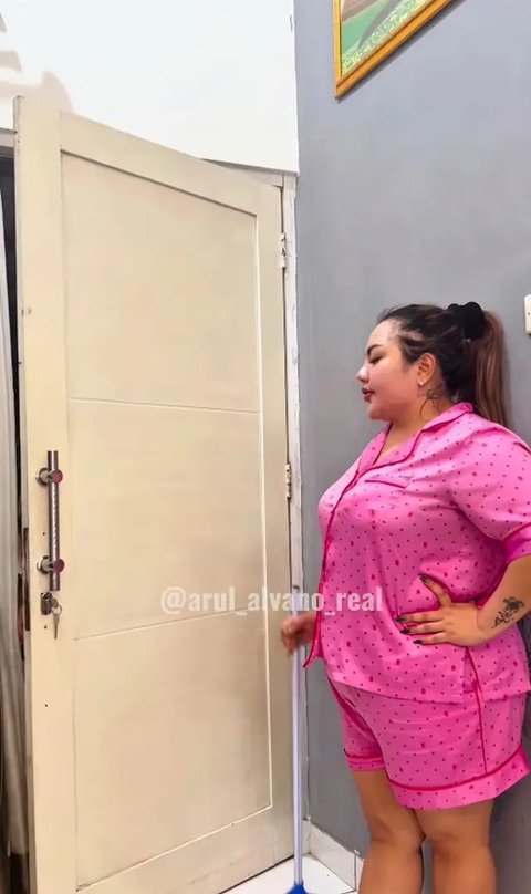 Potret Ruang Tamu Lisa Mariana/Instagram/@arul_alvano_real