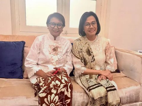 Sri Mulyani dan Retno Marsudi kompak hadiri wisuda anak dari PPDS UI (Foto: Instagram @smindrawati)