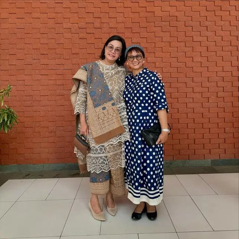 Sri Mulyani dan Retno Marsudi kompak hadiri wisuda anak dari PPDS UI (Foto: Instagram @smindrawati)