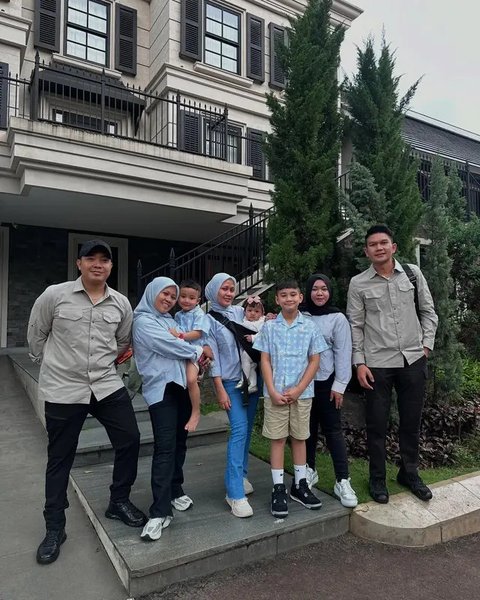 Potret Kompak Tiga Pengasuh Anak Raffi Ahmad di Berbagai Momen