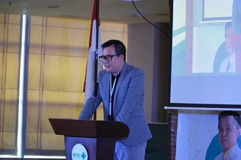 Dokter spesialis penyakit dalam konsultan ginjal hipertensi Med Salim Lim dari RS EMC Grha Kedoya tentang gejala penyakit ginjal.