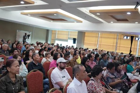 Dokter spesialis penyakit dalam konsultan ginjal hipertensi Med Salim Lim dari RS EMC Grha Kedoya tentang gejala penyakit ginjal.