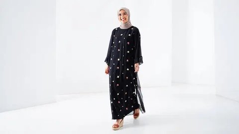 Model Gamis Hitam Kombinasi Bordir