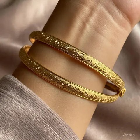 Gelang Emas Figaro Islami (Created by Meta AI)