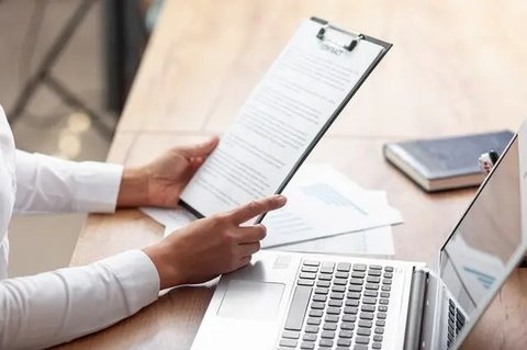 Ilustrasi Membuat Resume Credit: pexels.com/Gabrielle