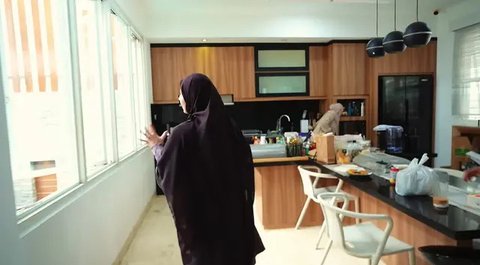 Potret Dapur Rumah Baru Natasha Rizky (created by AI)