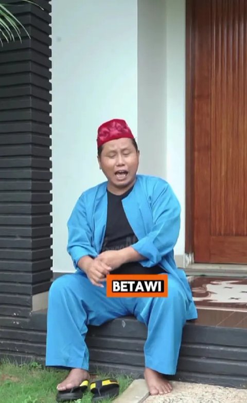 Teras depan rumah Narji (Foto: Dok. Atta Halilitar)
