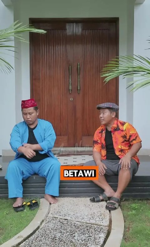 Teras depan rumah Narji (Foto: Dok. Atta Halilitar)