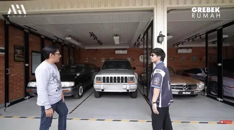 Potret Garasi Rumah Andre Taulany/Youtube Atta Halilintar