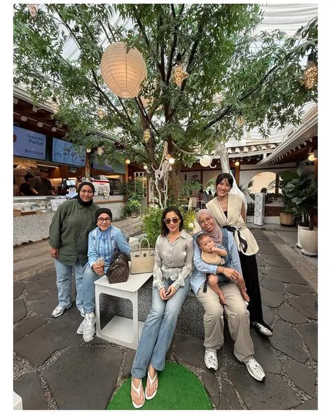 Nikita Willy liburan di Korea Selatan bareng keluarga. [IG: @yorafebrina]