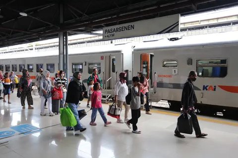 Tiket Mudik Lebaran Kereta Api Jarak Jauh (KAJJ) untuk keberangkatan H-10 pada momen lebaran1444 H per hari ini 26 Februari 2023 sudah dapat dipesan melalui aplikasi KAI Access, web kai.id
