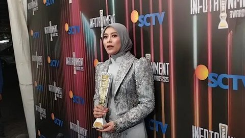 Lesti Kejora terpilih sebagai pemenang Infotainment Awards 2025 Kategori Gorgeous Mom. (Liputan6.com/M. Altav Jauhar)