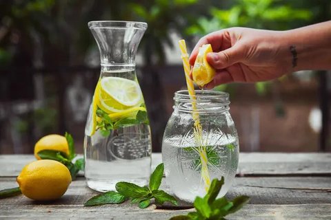 Yuk, intip cara menjaga alpukat agar tetap segar dan tahan lama. (Sumber: Freepik/azerbaijan_stockers).