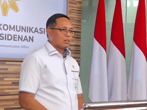 Kepala Kantor Komunikasi Kepresidenan, Hasan Nasbi, saat konferensi pers di Kantor Sekretariat Wakil Presiden, Jakarta, Selasa (19/11/2024). (Dok. Istimewa)