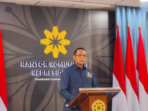 Kepala Kantor Komunikasi Kepresidenan, Hasan Nasbi, saat konferensi pers di Kantor Sekretariat Wakil Presiden, Jakarta, Selasa (19/11/2024). (Dok. Istimewa)