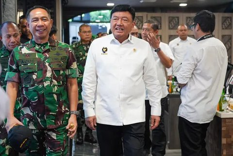 Panglima TNI Jenderal Agus Subiyanto saat ditemui awak media di  Lapangan Bhayangkara, Jakarta, Kamis (27/2/2025). (Dok. Istimewa)