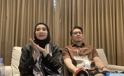 Zaskia Sungkar mengira hamil anak kedua akan seperti yang pertama. Ternyata tidak. Mual bisa datang kapan saja termasuk tengah malam. Begini ceritanya,