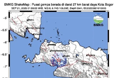 sejumlah warga di Kabupaten Bogor memilih tinggal di tenda darurat, yang terbuat dari terpal. (Foto: Istimewa)