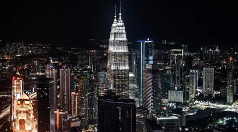 Anwar Ibrahim menjadi salah satu politikus asal Malaysia yang cukup terkenal terutama dalam dunia politik.