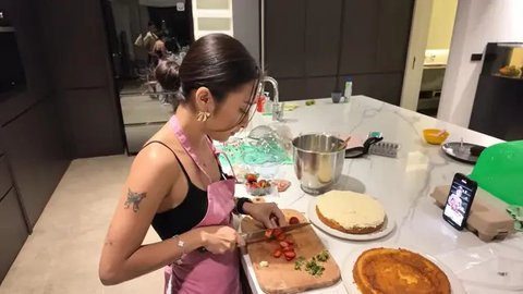 Potret Dapur Rumah Jennifer Coppen