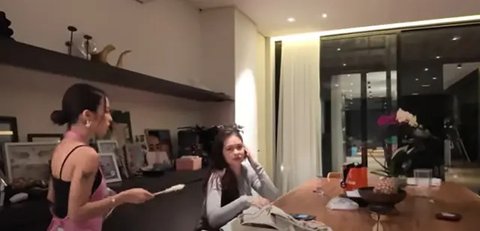 Potret Dapur Rumah Jennifer Coppen