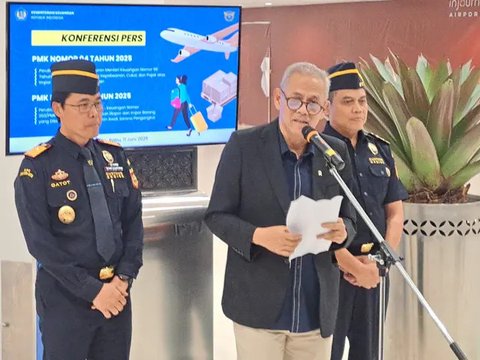 Anggito Abimanyu. Ia pernah menjabat sebagai Kepala Badan Pelaksana Badan Pengelola Keuangan Haji (BPKH). Sebelumnya Anggito Abimanyu sempat menjabat Direktur Jenderal Haji dan Umroh Kementer