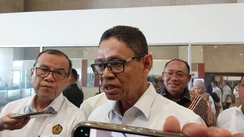 Wakil Menteri ESDM Yuliot Tanjung dalam acara Green Energy Summit 2025, di Jakarta, Selasa (23/9/2025). Yuliot menjelaskan mengenai eksepakatan antara Pertamina degan SPBU swasta soal pemb