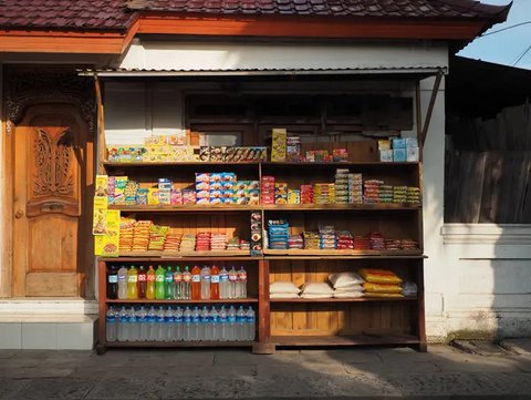 Dagangan Populer di Teras Rumah (Foto: Reve Art AI)