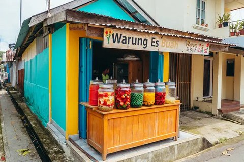 Dagangan Populer di Teras Rumah (Foto: Reve Art AI)