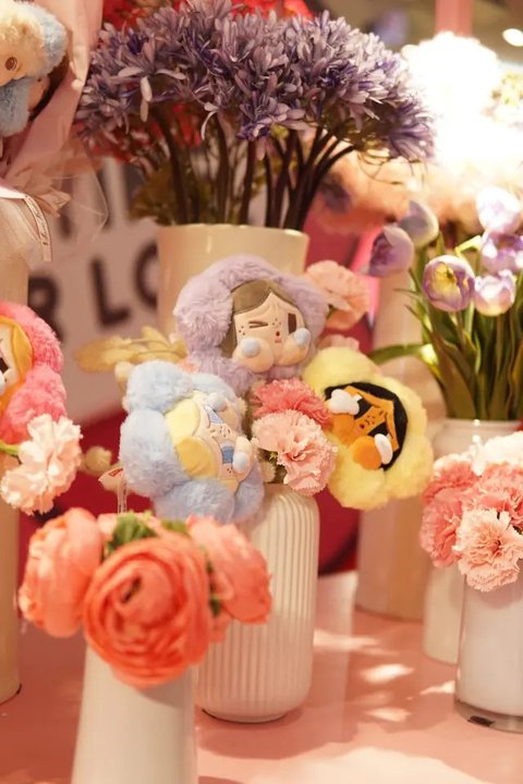 Boneka Labubu yang viral gara-gara Lisa BLACKPINK. (dok. Instagram @kasinglung/https://www.instagram.com/p/C6luLMxilWY/)