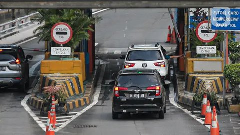 Direktur Utama PT Jasa Marga (Persero) Tbk, Rivan A Purwantono meminta maaf atas kemacetan parah yang terjadi pada Rabu (24/9/2025) malam di sekitar Slipi Jakarta. (Liputan6.com/Arief)