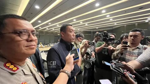 Otoritas Jasa Keuangan (OJK) bersama Kepolisian Negara RI, serta sejumlah kementerian dan lembaga terkait berhasil memulangkan dan menahan Adrian Asharyanto Gunadi, mantan Direktur PT Inve