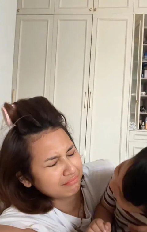 Potret Kamar Indah Permatasari dan Arie Kriting, Nyaman dan Penuh Kehangatan Keluarga (sumber: TikTok/inpersa16)