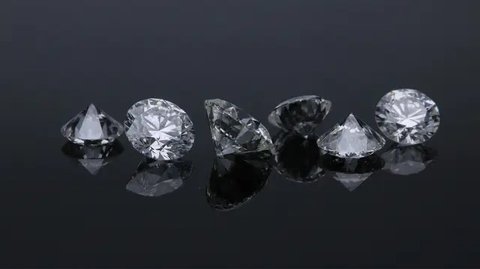 Gelang Emas Kombinasi Berlian Investasi Bernilai. Foto: Gemini